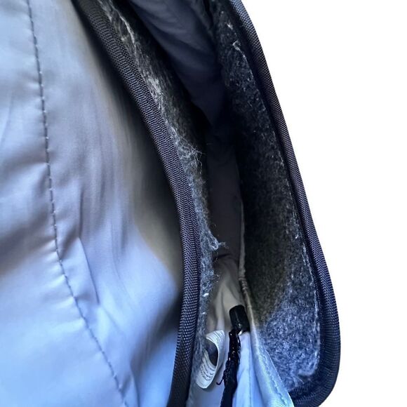 Travelon ~ Black Crossbody Bag ~ all around zipped closure ~ lots of pockets - Picture 7 of 14